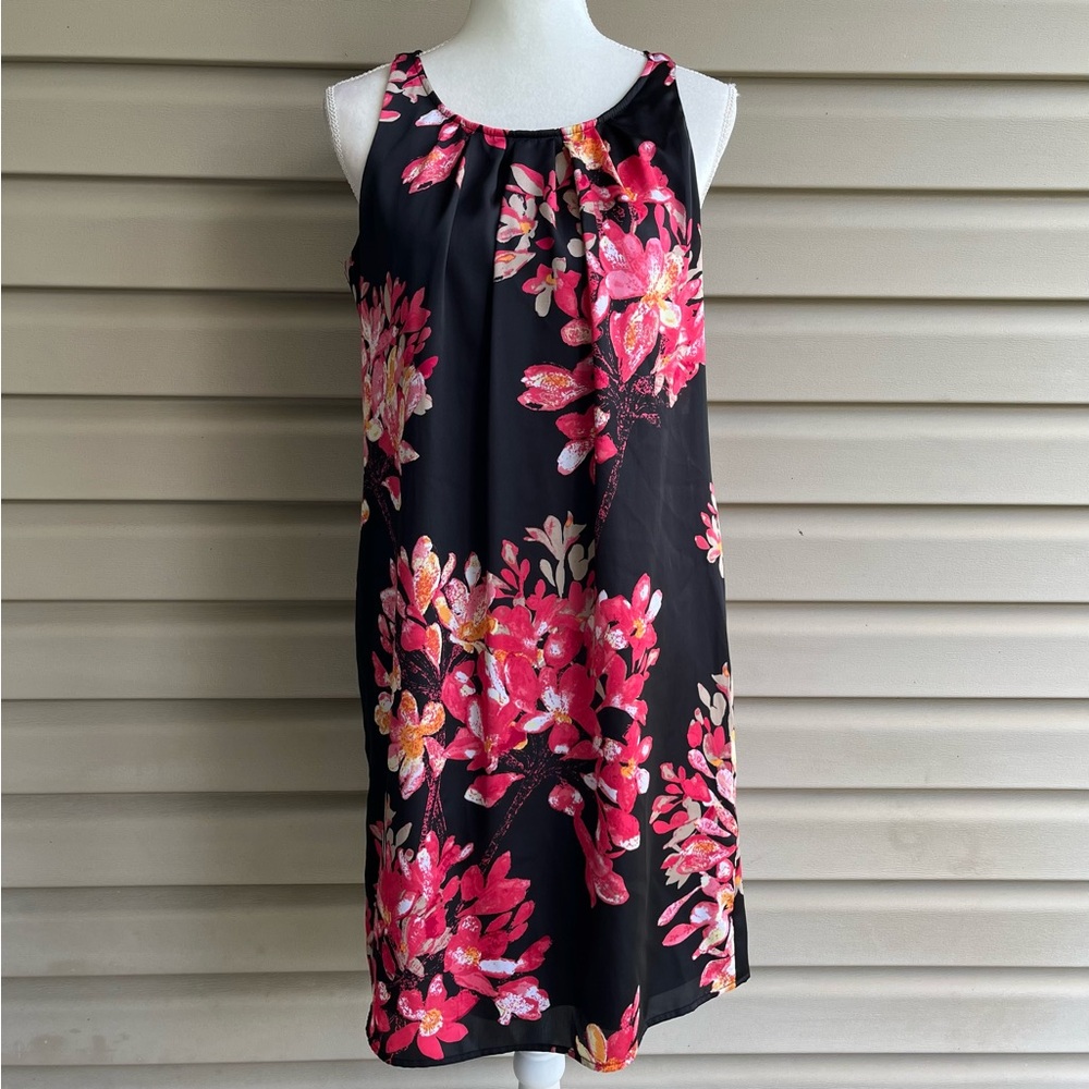 •Dana Buchman• Sleeveless Floral Shift Dress - Size Medium